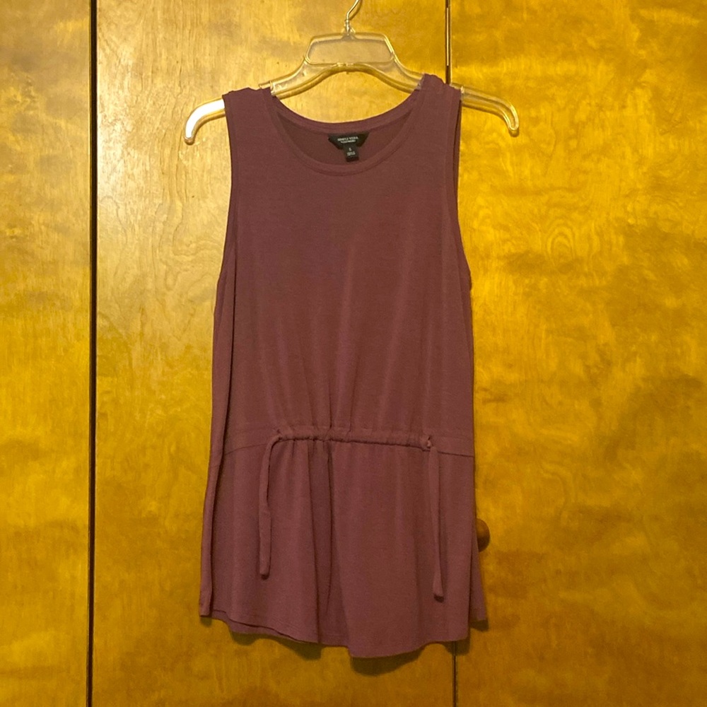Simply Vera Wang cinch front top. Small